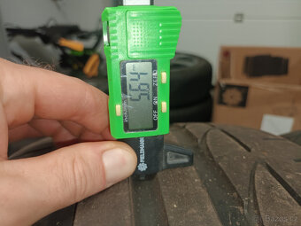 2x letní 255/40/18 BMW (řady 4) vzorek 5.6mm - 5