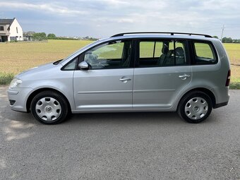 Volkswagen Touran 1.4tsi 103KW, naj. 132 tis km, 7 mist - 5