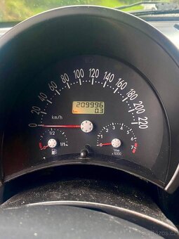 Volkswagen new beetle 2,0 - 5