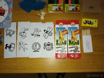 Mix školních potřeb - podložka, pastelky, křídy, modelína - 5