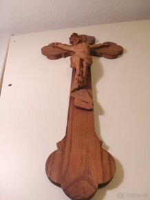 Vyřezávaný dřevěný krucifix - Ježíš Kristus - 5