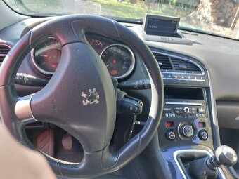 Peugeot 5008 - 5