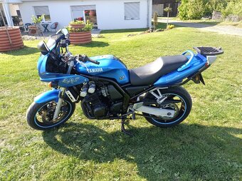 Yamaha FZS 600 - 5