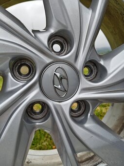 Originál ALU kola Hyundai Tucson R17 + letní pneu - 5