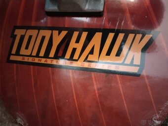 Nový zabalený skateboard Tony Hawk. - 5