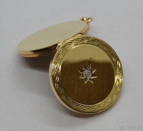 Zlatý medailon  s briliantem - 5