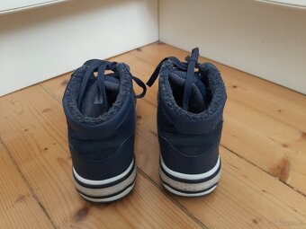 Boty kotníkové UMBRO vel. 37.5,  stélka 23.5 cm, Sportisimo - 5