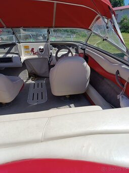 Motorová loď Crownline 180 + přívěs - 5