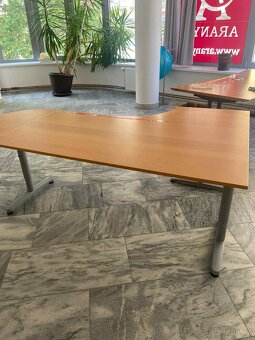 Velký kancelářský stůl 200×120 cm, ergonomický — Přerov - 5