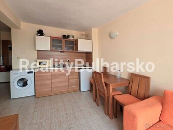 Prodej zařízeného apartmánu 2+kk s balkonem-Slunečné pobřeží - 5