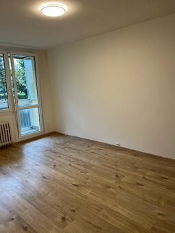 Pronájem bytu 2kk + lodžie - 5