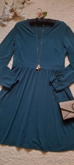 Esmara smaragdové elegantní šaty s dlouhým rukávem - 5