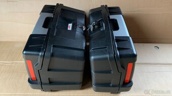 Triumph Tiger 800 / sada bočních kufrů, nosiče Givi/Kappa - 5