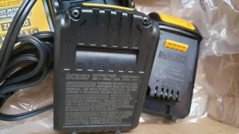 Dewalt aku vrtačka/šroubovák 20V - 5