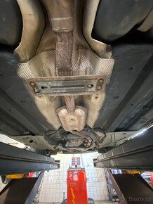 BMW 5 sedan E39, 528i manuál - 5
