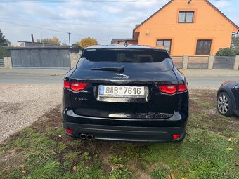 Jaguar F-Pace - 5