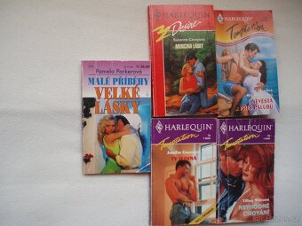 staré Harlequiny-milostné romány pro ženy a dívky-Desire - 5