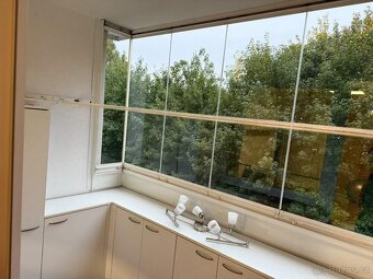 Dlouhodobý pronájem bytu 2+1 68m2 se zaskleným balkónem - 5