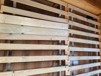 Dřevěná starší postel za 1000 Kč - 5