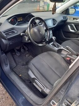 Osobní automobil Peugeot 308 hatchback - 5