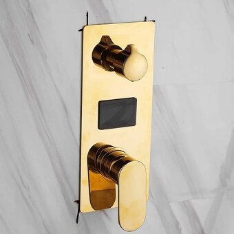 Moderní podomítkový sprchový set s LED a LCD displayem - 5