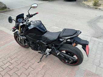 Suzuki GSR 750 2011 - 5
