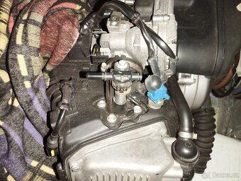 Piaggio Vespa 125 ie zánovní kompletní motor naj.3000 km - 5