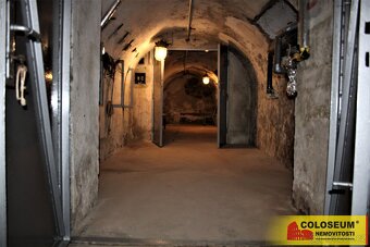 Adamov, pronájem skladu, 162 m2, nákladní výtah, sklep – kom - 5