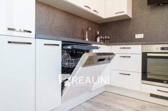Nadstandartní byt 2+1 s lodžií po kompletní rekonstrukci - 5