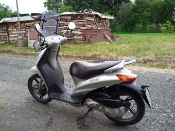 Prodám skútr Peugeot Looxor 100 2T r.v 2002 - 5