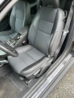 Volvo C30 2.0D 100kW manuál - 5