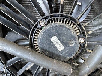 CHLADIČOVÁ STĚNA JAGUAR XF 2.7D 152 KW - 5