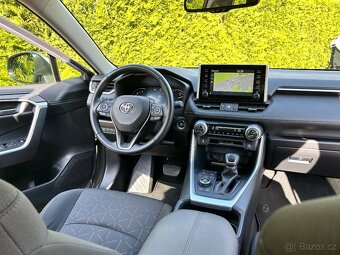 Toyota RAV4 2.0 4x4, ČR 2020, zánovní naj. jen 30 000km - 5