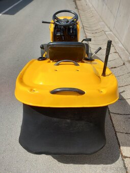 Prodám zahradní traktor MTD 13Hp - 5
