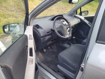 Toyota Yaris 1.0 VVT-i, 2009, 122tkm, 2. majitel, STK 5/2027 - 5