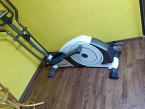 ŠLAPACÍ A POSILOVACÍ SROJ téměř nový. TOP stav. - 5