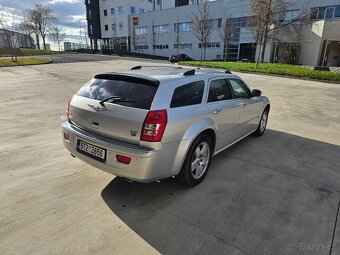 Chrysler 300C 5.7 Hemi - 5