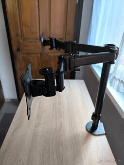 Prodám stolek na PC nebo jako psací stůl - 5
