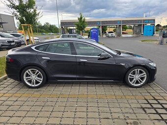 Tesla Model S85D Nabíjení zdarma - 5