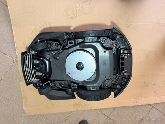Robotická sekačka Husqvarna Automower 410XE - 5