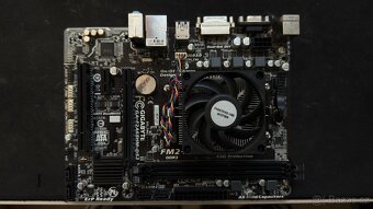 Základní deska Gigabite - 5