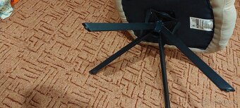 Béžové otočné křeslo - 5