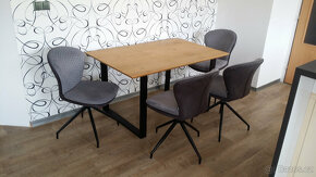 Dřevěný jídelni stůl 4 otáčecí  židle barva šedá - 5