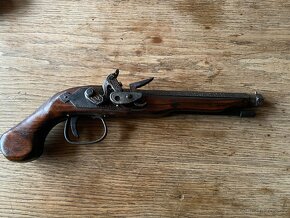 Prodam 2ks křesadlova historicka pistole - 5