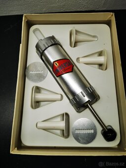 Retro zdobička Universal 1974 - 5