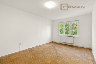 Byt 2+1, 69 m², družstevní – Strašnice, velkorysý prostor s - 5