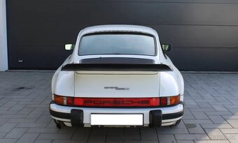 Porsche 911 SC z roku 1982 - 5