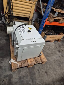 CNC odvalovací frézka TOS Čelákovice OFA 32CNC/6 - 5