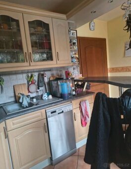 Béžová venkovská linka se spotřebiči,5453 - 5