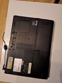 Fujitsu ESPRIMO Mobile D9510 - 5